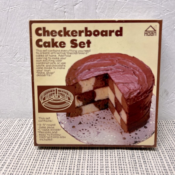 Vintage Classic checkerboard cake bakeware kit - Picture 1 of 7